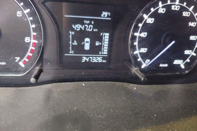 Used CHANGAN OSHAN X70A 2018 1.5L Manual Comfort Model Odometer Close Up