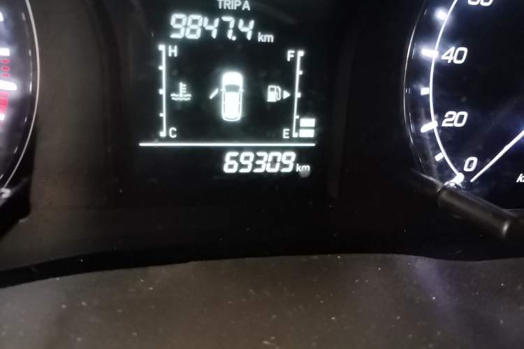 Used CHANGAN OSHAN X70A 2018 1.5L Manual Elite Version Odometer Close Up