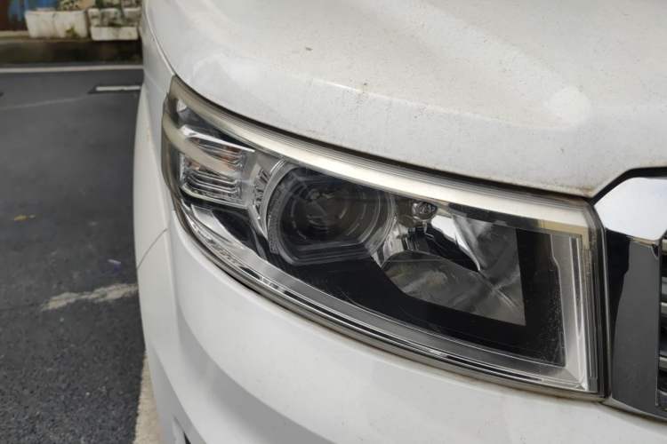 Used CHANGAN OSHAN X70A 2018 1.5L Manual Comfort Model Right Front Headlight
