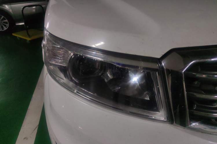 Used CHANGAN OSHAN X70A 2018 1.5L Manual Luxury Model Right Front Headlight