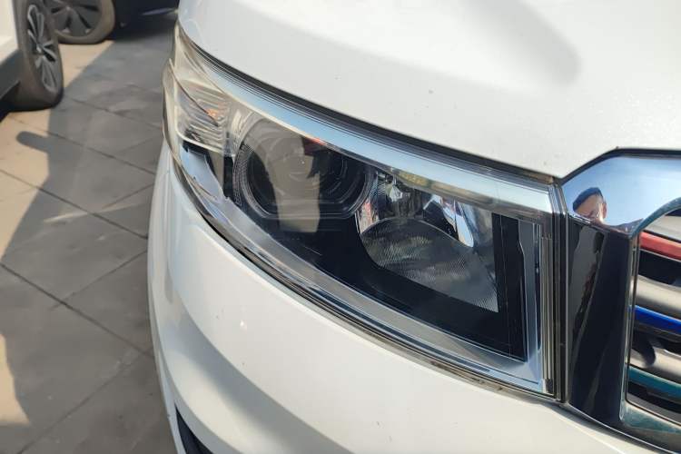 Used CHANGAN OSHAN X70A 2018 1.5L Manual Luxury Model Right Front Headlight