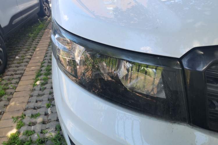 Used CHANGAN OSHAN X70A 2018 1.5L Manual Base Version Right Front Headlight