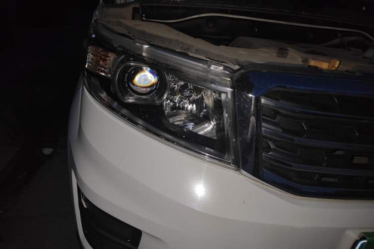 Used CHANGAN OSHAN X70A 2018 1.5L Manual Elite Version Right Front Headlight