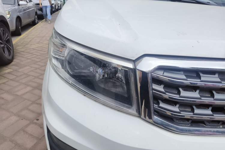 Used CHANGAN OSHAN X70A 2018 1.5L Manual Luxury Model Right Front Headlight