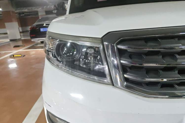 Used CHANGAN OSHAN X70A 2018 1.5L Manual Luxury Model Right Front Headlight