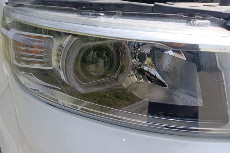 Used CHANGAN OSHAN X70A 2018 1.5L Manual Standard Edition Right Front Headlight