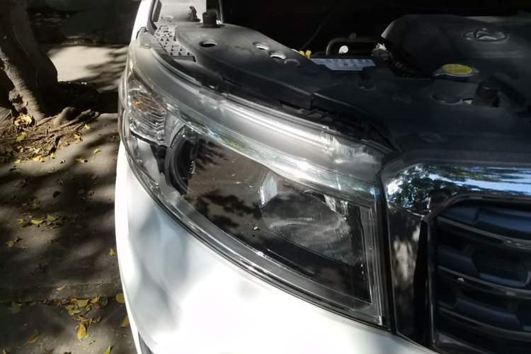 Used CHANGAN OSHAN X70A 2018 1.5L Manual Elite Version Right Front Headlight