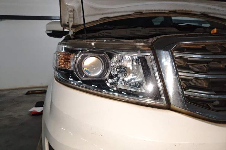 Used CHANGAN OSHAN X70A 2018 1.5L Manual Standard Edition Right Front Headlight