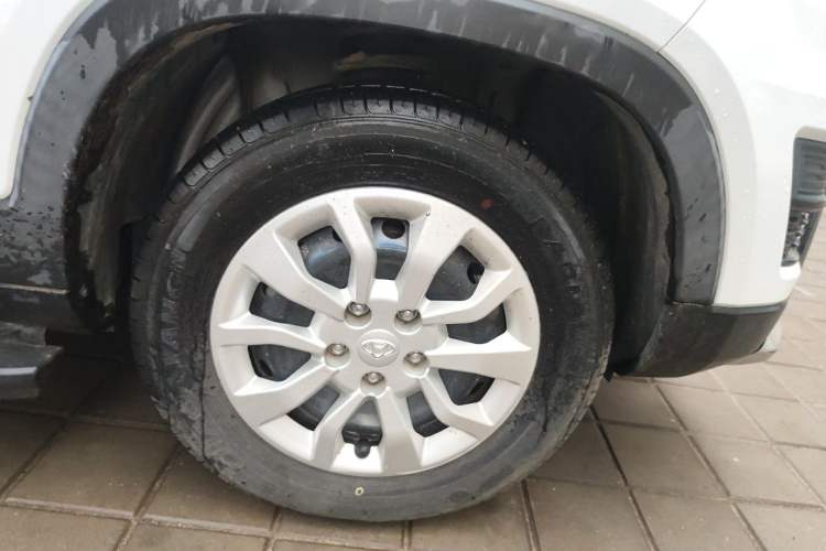 Used CHANGAN OSHAN X70A 2018 1.5L Manual Standard Edition Right Front Wheel Hub