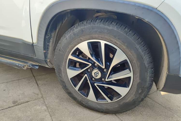 Used CHANGAN OSHAN X70A 2018 1.5L Manual Luxury Model Right Front Wheel Hub
