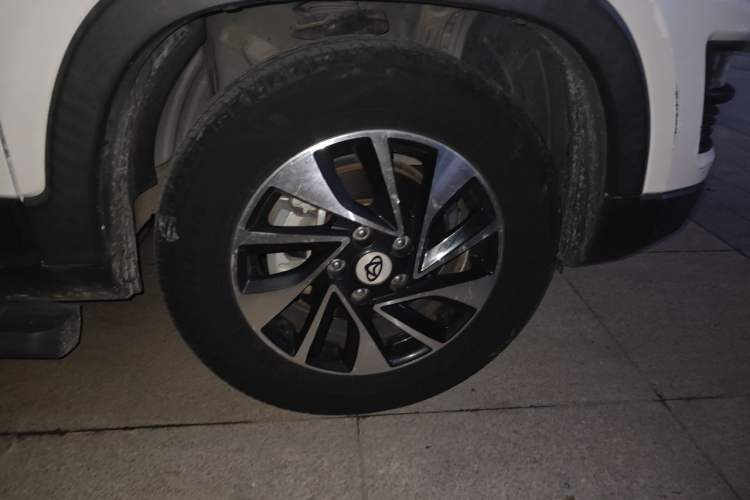 Used CHANGAN OSHAN X70A 2018 1.5L Manual Elite Version Right Front Wheel Hub