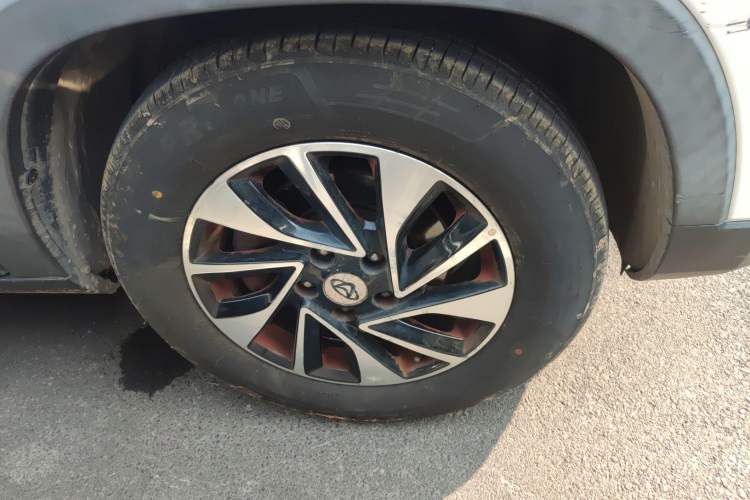 Used CHANGAN OSHAN X70A 2018 1.5L Manual Elite Version Right Front Wheel Hub