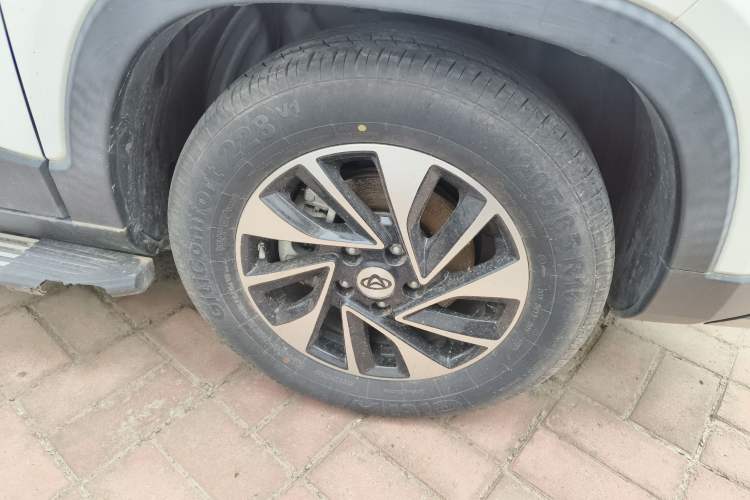 Used CHANGAN OSHAN X70A 2018 1.5L Manual Luxury Model Right Front Wheel Hub