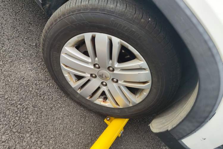 Used CHANGAN OSHAN X70A 2018 1.5L Manual Comfort Model Right Front Wheel Hub