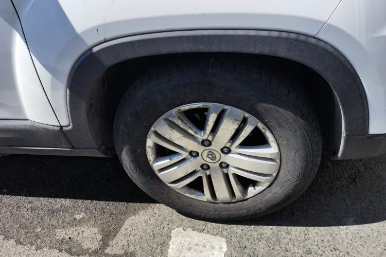 Used CHANGAN OSHAN X70A 2018 1.5L Manual Comfort Model Right Front Wheel Hub