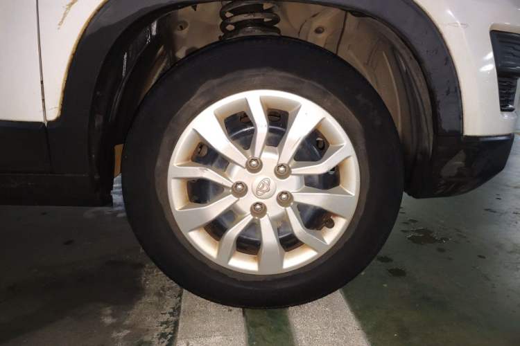 Used CHANGAN OSHAN X70A 2018 1.5L Manual Standard Edition Right Front Wheel Hub
