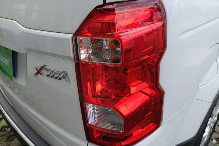 Used CHANGAN OSHAN X70A 2018 1.5L Manual Standard Edition Right Rear Taillight