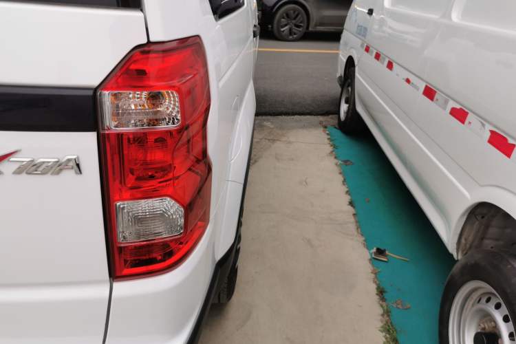 Used CHANGAN OSHAN X70A 2018 1.5L Manual Base Version Right Rear Taillight