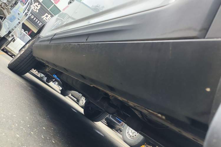 Used CHANGAN OSHAN X70A 2018 1.5L Manual Standard Edition Right Side Sill