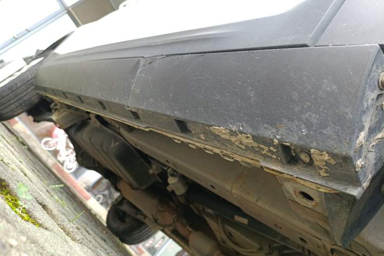 Used CHANGAN OSHAN X70A 2018 1.5L Manual Standard Edition Right Side Sill