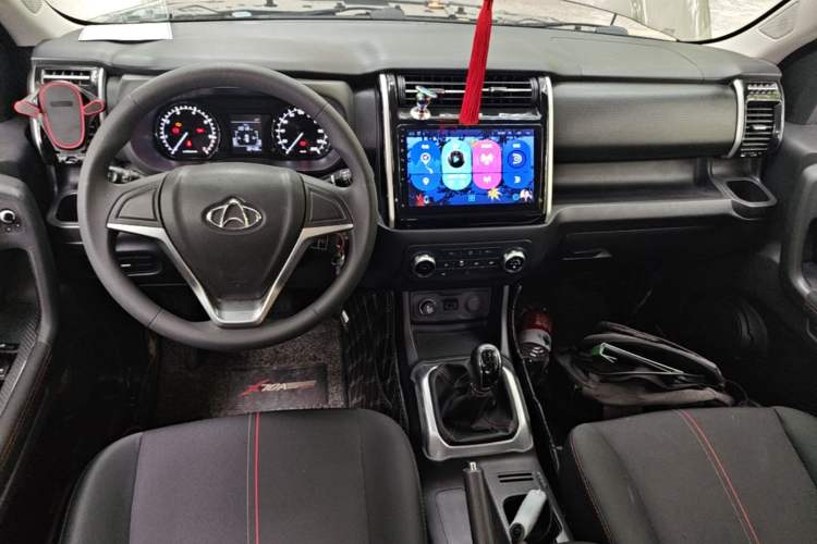 Used CHANGAN OSHAN X70A 2018 1.5L Manual Comfort Model Center Console