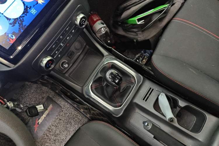 Used CHANGAN OSHAN X70A 2018 1.5L Manual Comfort Model Gear Lever