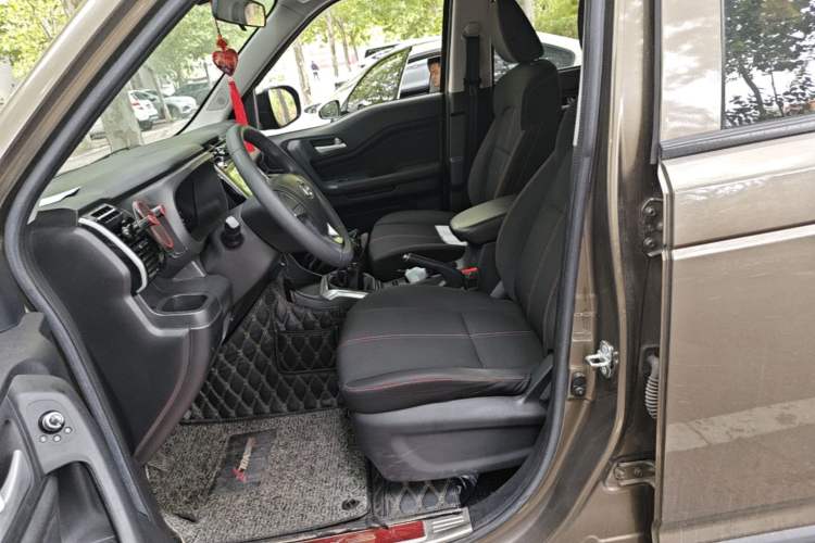 Used CHANGAN OSHAN X70A 2018 1.5L Manual Comfort Model Left Front Seat