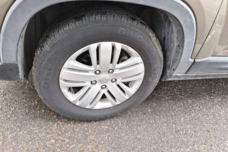Used CHANGAN OSHAN X70A 2018 1.5L Manual Comfort Model Left Front Wheel Hub
