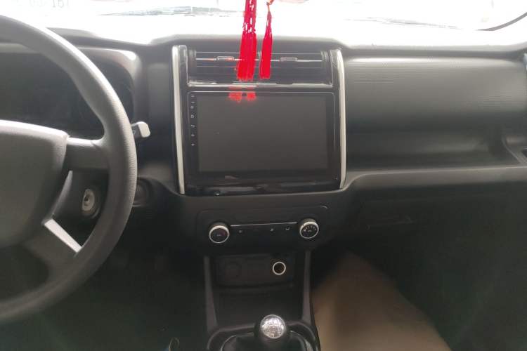 Used CHANGAN OSHAN X70A 2019 1.5L Manual Basic Version China VI Standard Audio And AC Panel