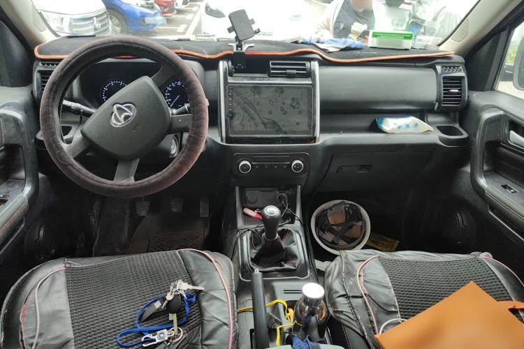 Used CHANGAN OSHAN X70A 2019 1.5L Manual Classic Model China VI Standard Center Console