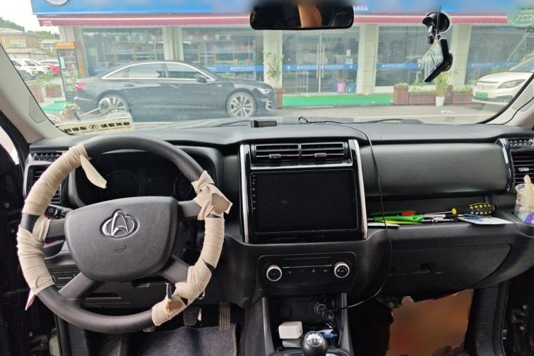 Used CHANGAN OSHAN X70A 2019 1.5L Manual Classic Model China VI Standard Center Console