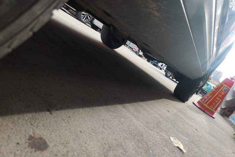 Used CHANGAN OSHAN X70A 2019 1.5L Manual Basic Version China VI Standard Chassis Front Left
