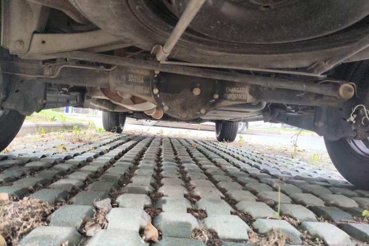 Used CHANGAN OSHAN X70A 2019 1.5L Manual Basic Version China VI Standard Chassis Rear