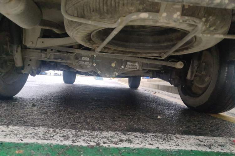 Used CHANGAN OSHAN X70A 2019 1.5L Manual Basic Version China VI Standard Chassis Rear