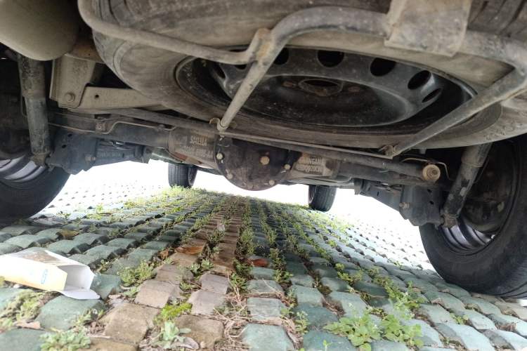Used CHANGAN OSHAN X70A 2019 1.5L Manual Basic Version China VI Standard Chassis Rear