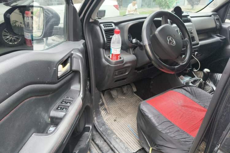 Used CHANGAN OSHAN X70A 2019 1.5L Manual Basic Version China VI Standard Driver Seat