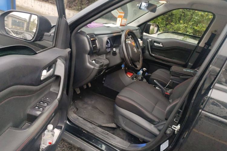 Used CHANGAN OSHAN X70A 2019 1.5L Manual Basic Version China VI Standard Driver Seat