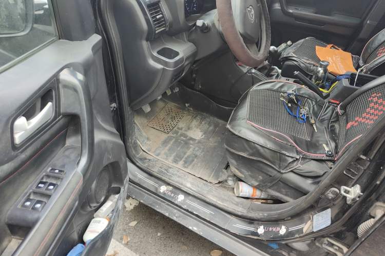 Used CHANGAN OSHAN X70A 2019 1.5L Manual Classic Model China VI Standard Driver Seat