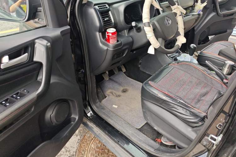 Used CHANGAN OSHAN X70A 2019 1.5L Manual Classic Model China VI Standard Driver Seat
