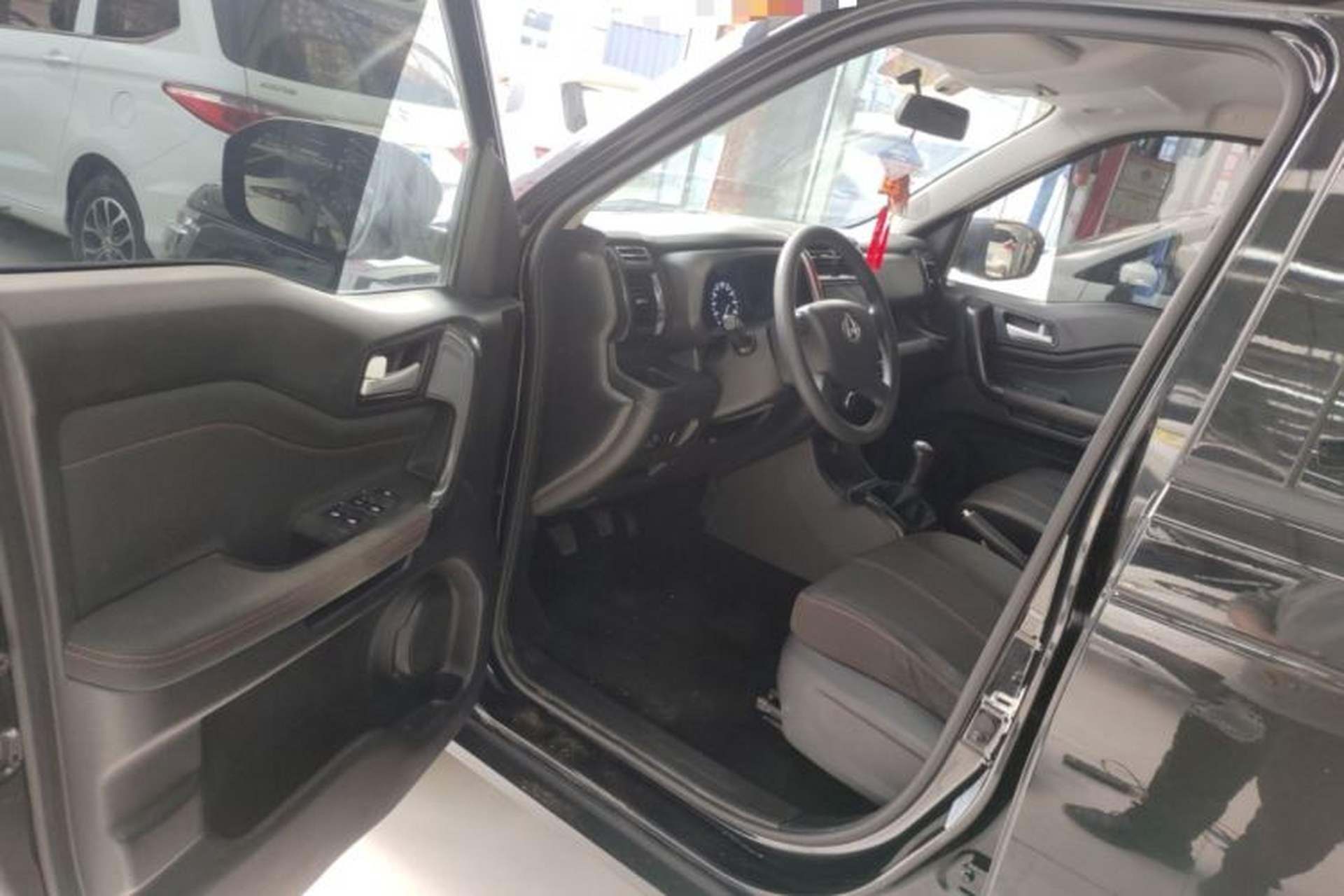 Used CHANGAN OSHAN X70A 2019 1.5L Manual Basic Version China VI Standard Driver Seat