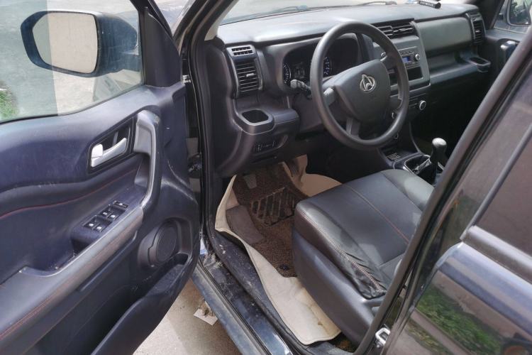 Used CHANGAN OSHAN X70A 2019 1.5L Manual Basic Version China VI Standard Driver Seat