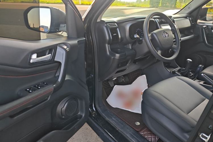 Used CHANGAN OSHAN X70A 2019 1.5L Manual Basic Version China VI Standard Driver Seat