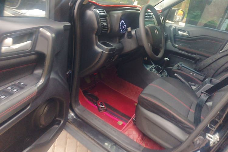 Used CHANGAN OSHAN X70A 2019 1.5L Manual Basic Version China VI Standard Driver Seat
