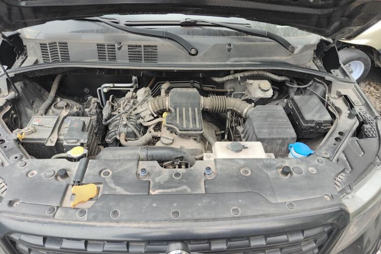 Used CHANGAN OSHAN X70A 2019 1.5L Manual Classic Model China VI Standard Engine Bay