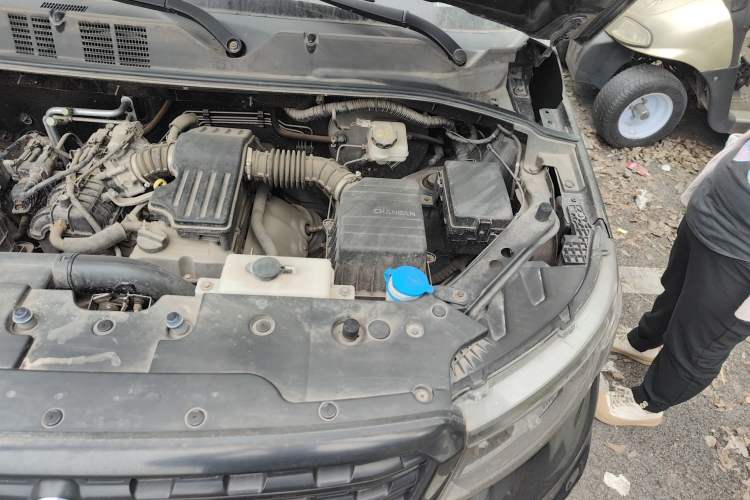 Used CHANGAN OSHAN X70A 2019 1.5L Manual Classic Model China VI Standard Engine Bay Left