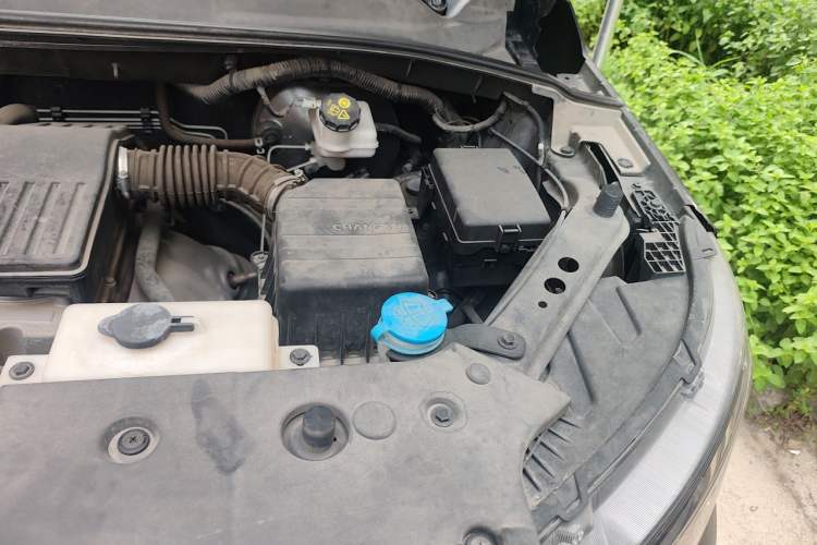 Used CHANGAN OSHAN X70A 2019 1.5L Manual Basic Version China VI Standard Engine Bay Left