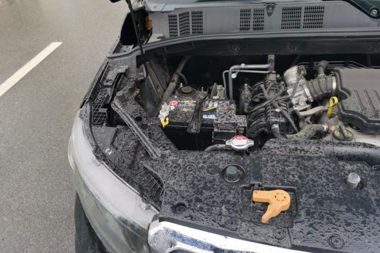 Used CHANGAN OSHAN X70A 2019 1.5L Manual Comfort Model China VI Standard Engine Bay Right