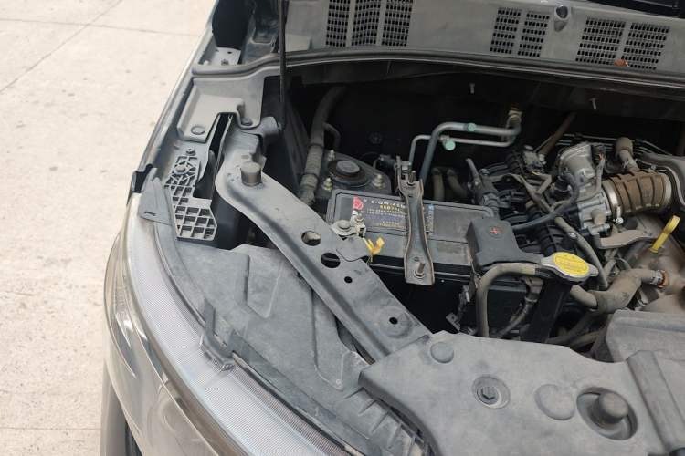 Used CHANGAN OSHAN X70A 2019 1.5L Manual Basic Version China VI Standard Engine Bay Right