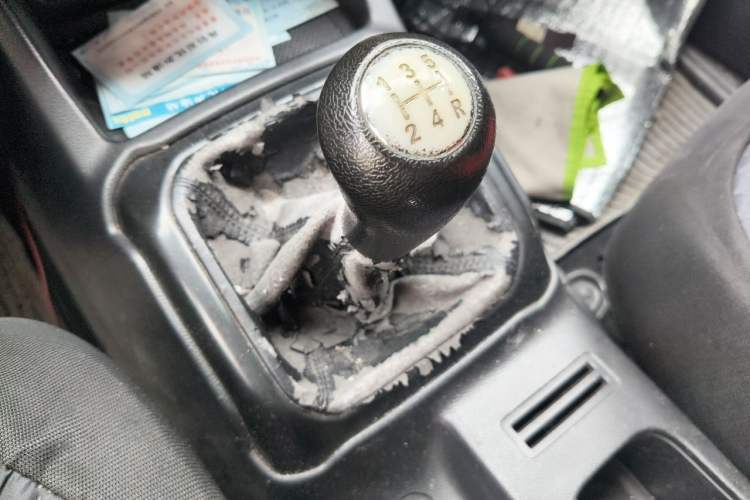 Used CHANGAN OSHAN X70A 2019 1.5L Manual Basic Version China VI Standard Gear Lever