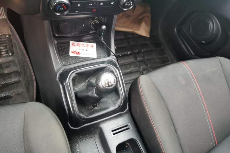 Used CHANGAN OSHAN X70A 2019 1.5L Manual Comfort Model China VI Standard Gear Lever